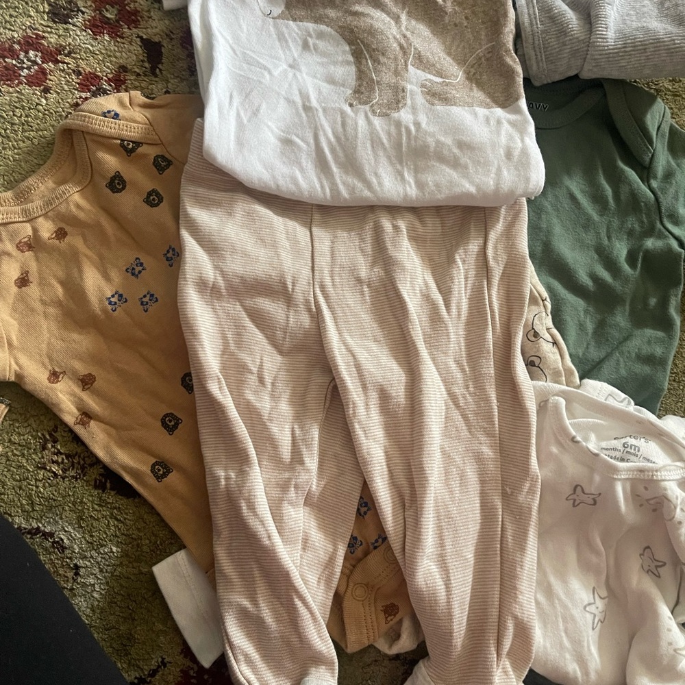 H&M Kids Sweatpants in Cream and Green